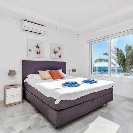 Front Line Penthouse Puerto Banus With Sea Views Marbella
