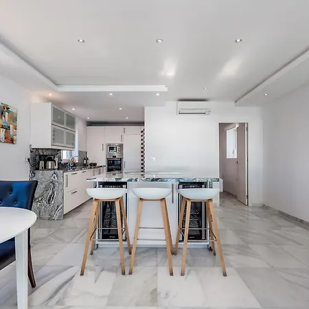 Front Line Penthouse Puerto Banus With Sea Views * Marbella